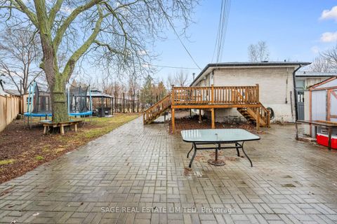 Photo 40 at 45 Dashwood Crescent, Beaumonde Heights, Toronto