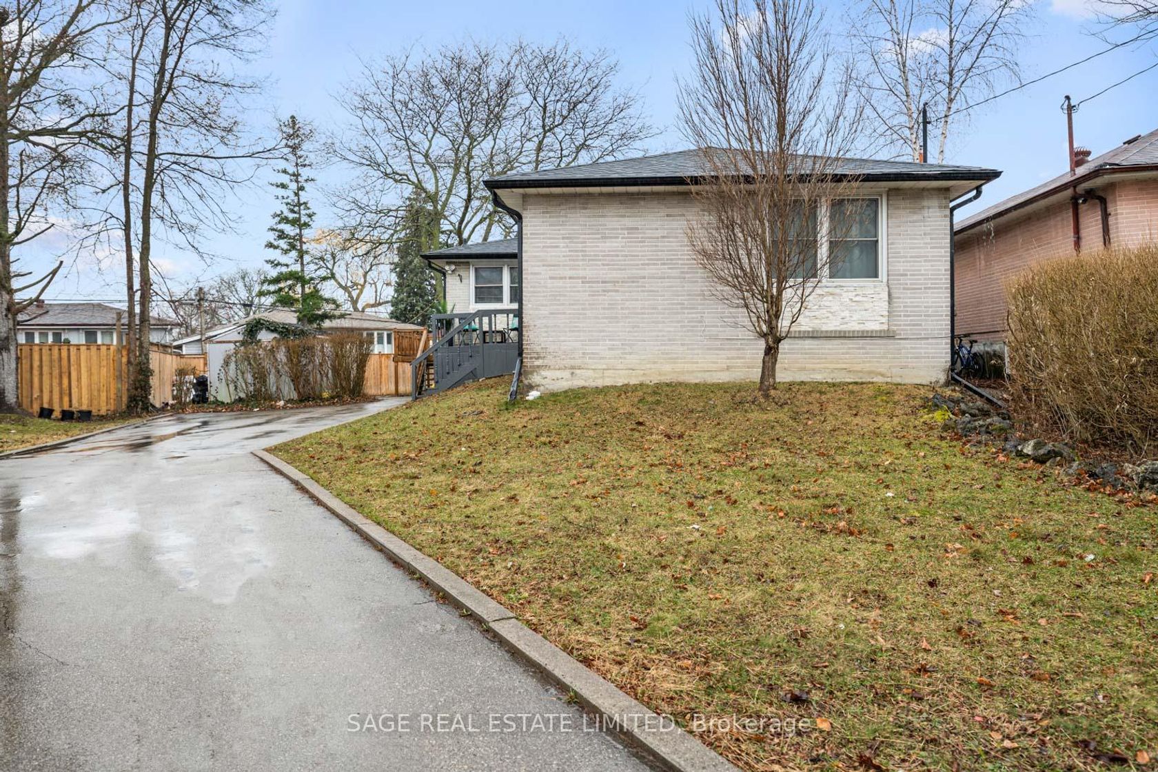 Photo 2 at 45 Dashwood Crescent, Beaumonde Heights, Toronto Photo 2 at 45 Dashwood Crescent, Beaumonde Heights, Toronto