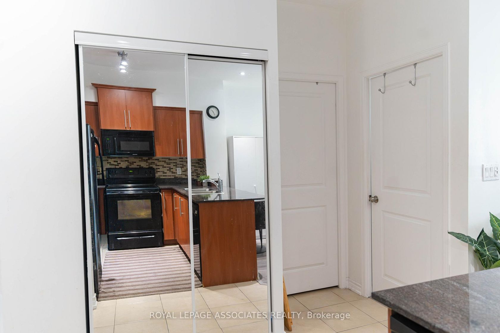 Photo 5 at 1K - 6 Rosebank Drive, Malvern, Toronto Photo 5 at 1K - 6 Rosebank Drive, Malvern, Toronto