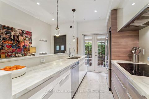 Photo 3 at 6 - 1 Baxter Street, Moore Park, Toronto