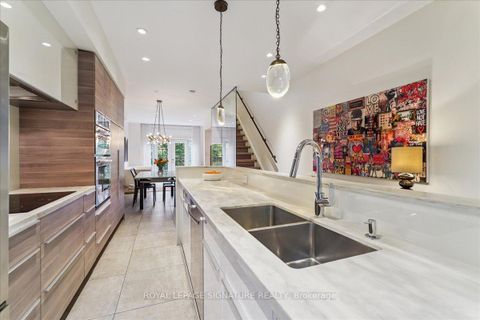 Photo 4 at 6 - 1 Baxter Street, Moore Park, Toronto