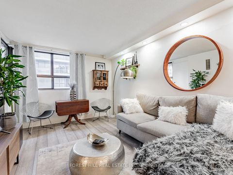 Photo 12 at 831 - 60 St Patrick Street, Chinatown, Toronto