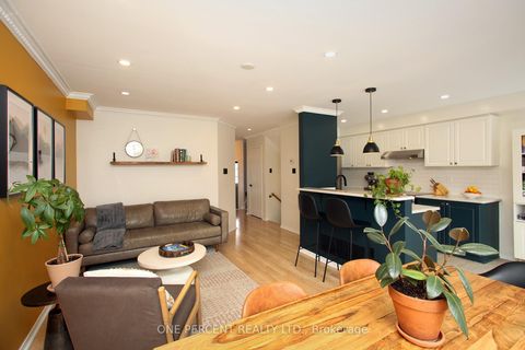 Photo 4 at 55 - 5223 Fairford Crescent, East Credit, Mississauga