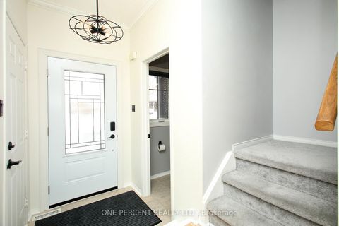 Photo 10 at 55 - 5223 Fairford Crescent, East Credit, Mississauga