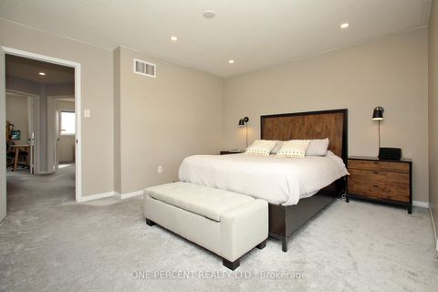 Photo 15 at 55 - 5223 Fairford Crescent, East Credit, Mississauga