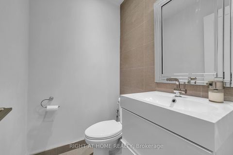 Photo 8 at 302 Mullen Drive, Brownridge, Vaughan