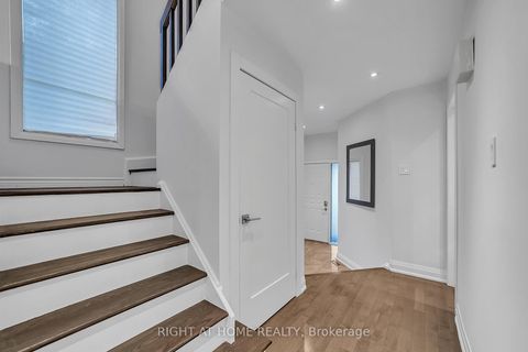 Photo 10 at 302 Mullen Drive, Brownridge, Vaughan