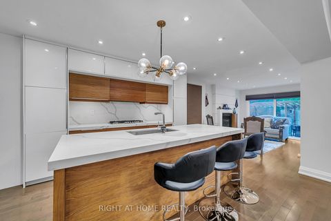 Photo 12 at 302 Mullen Drive, Brownridge, Vaughan