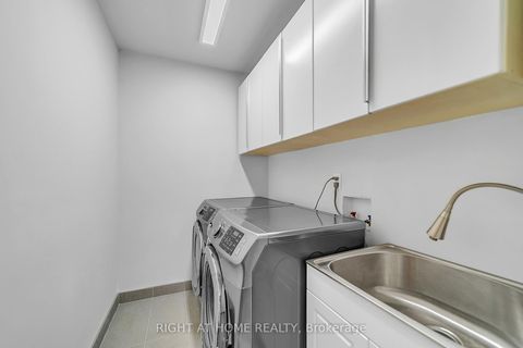 Photo 15 at 302 Mullen Drive, Brownridge, Vaughan
