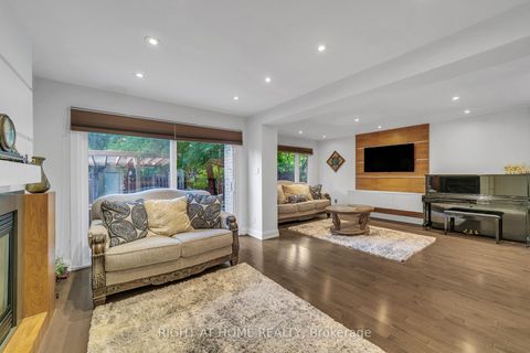 Photo 21 at 302 Mullen Drive, Brownridge, Vaughan