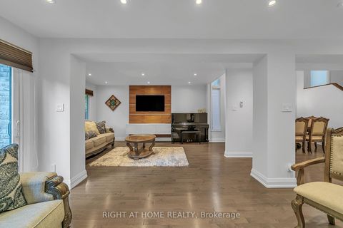 Photo 22 at 302 Mullen Drive, Brownridge, Vaughan