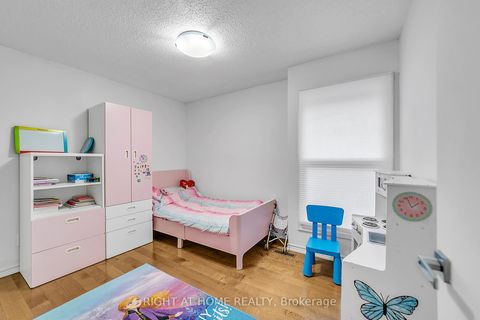 Photo 35 at 302 Mullen Drive, Brownridge, Vaughan