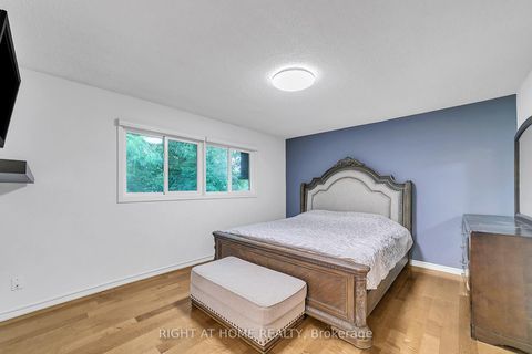 Photo 36 at 302 Mullen Drive, Brownridge, Vaughan