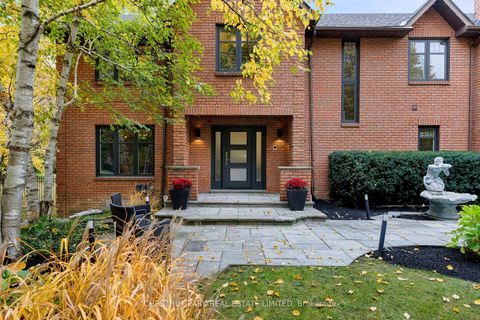 Photo 4 at 20 Fenyrose Crescent, East Woodbridge, Vaughan