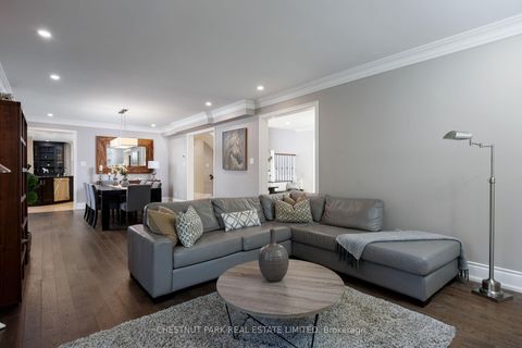 Photo 8 at 20 Fenyrose Crescent, East Woodbridge, Vaughan