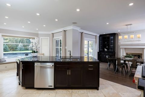 Photo 13 at 20 Fenyrose Crescent, East Woodbridge, Vaughan