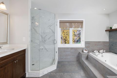 Photo 24 at 20 Fenyrose Crescent, East Woodbridge, Vaughan