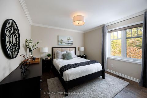 Photo 29 at 20 Fenyrose Crescent, East Woodbridge, Vaughan