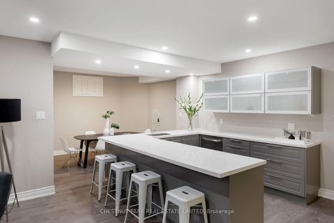 Photo 35 at 20 Fenyrose Crescent, East Woodbridge, Vaughan