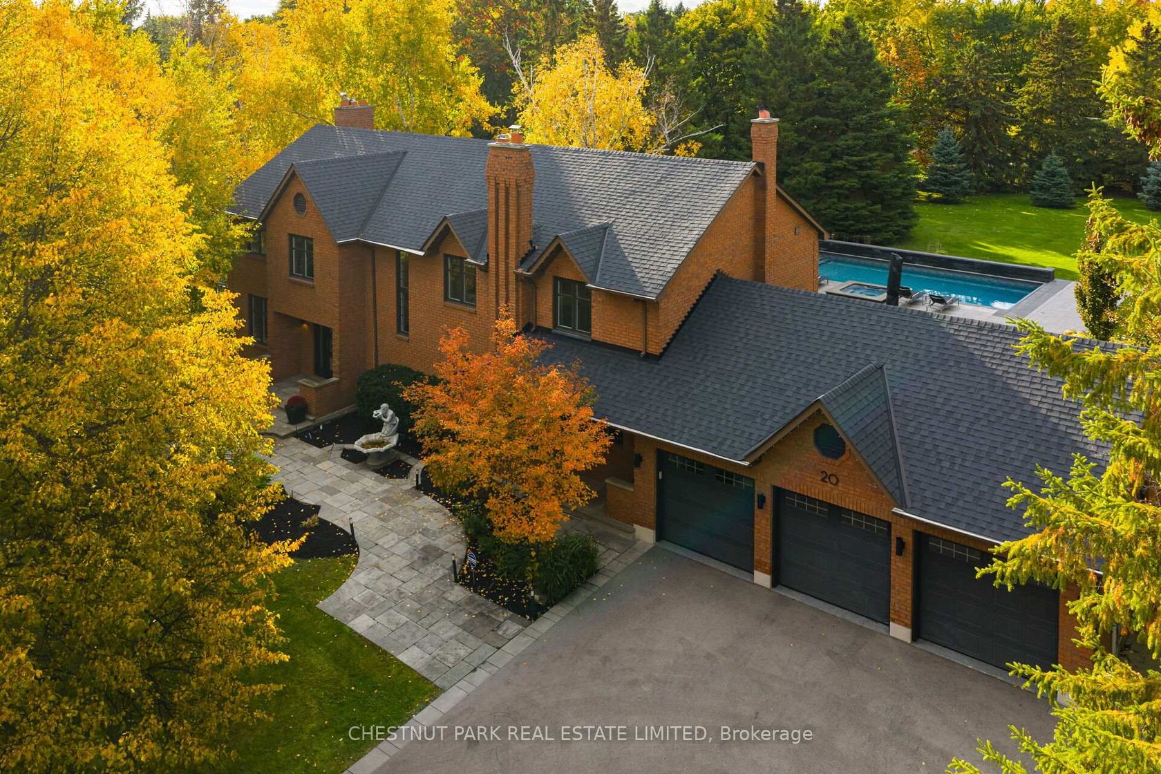 20 Fenyrose Crescent, East Woodbridge, Vaughan photo number 2