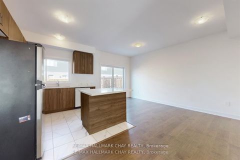 Photo 9 at 37 Turnberry Lane, Painswick South, Barrie