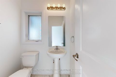 Photo 11 at 37 Turnberry Lane, Painswick South, Barrie