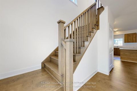 Photo 13 at 37 Turnberry Lane, Painswick South, Barrie