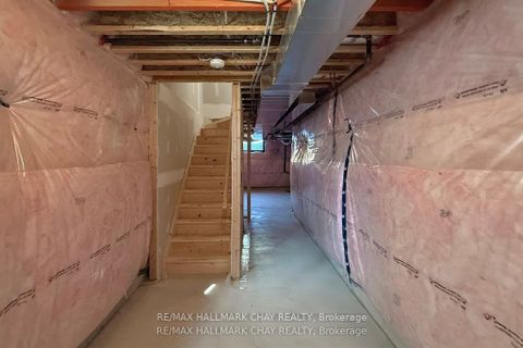 Photo 31 at 37 Turnberry Lane, Painswick South, Barrie