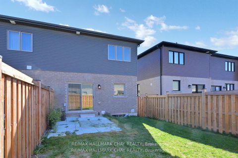 Photo 34 at 37 Turnberry Lane, Painswick South, Barrie