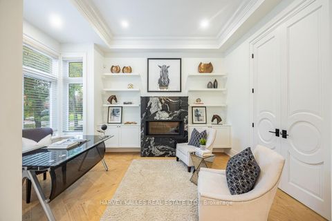 Photo 4 at 85 Chaplin Crescent, Eglinton, Toronto