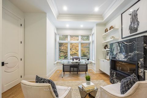 Photo 5 at 85 Chaplin Crescent, Eglinton, Toronto