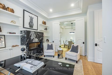 Photo 6 at 85 Chaplin Crescent, Eglinton, Toronto