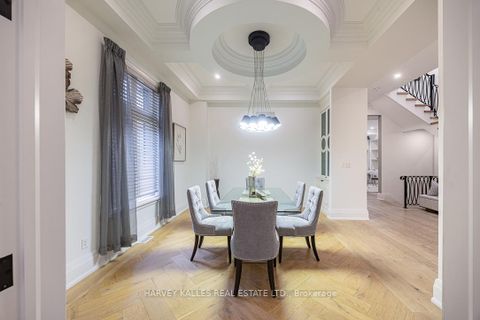 Photo 7 at 85 Chaplin Crescent, Eglinton, Toronto