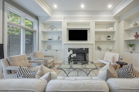 Photo 12 at 85 Chaplin Crescent, Eglinton, Toronto