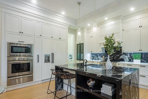 Photo 13 at 85 Chaplin Crescent, Eglinton, Toronto