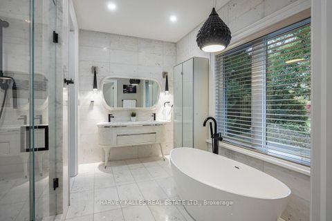 Photo 22 at 85 Chaplin Crescent, Eglinton, Toronto