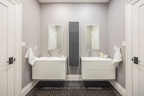 Photo 24 at 85 Chaplin Crescent, Eglinton, Toronto