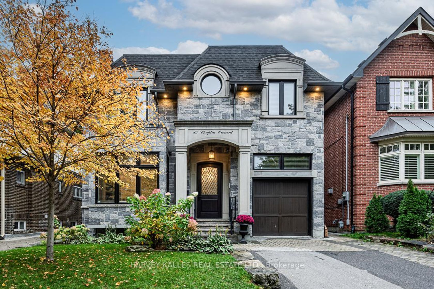 85 Chaplin Crescent, Eglinton, Toronto 
