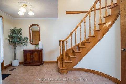 Photo 2 at 44 Ridge Road, CFB, Toronto