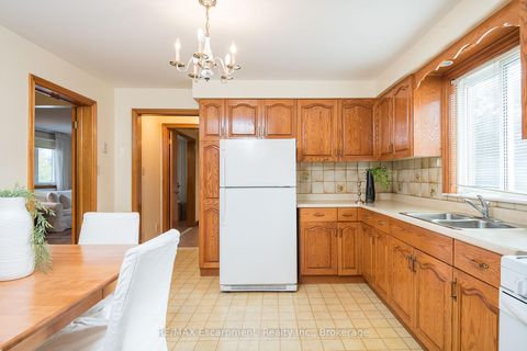 Photo 14 at 44 Ridge Road, CFB, Toronto