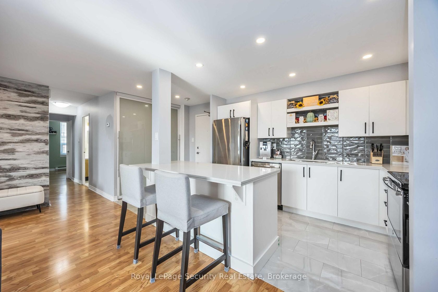 Photo 18 at 1517 - 15 La Rose Avenue, Humber Heights, Toronto Photo 18 at 1517 - 15 La Rose Avenue, Humber Heights, Toronto