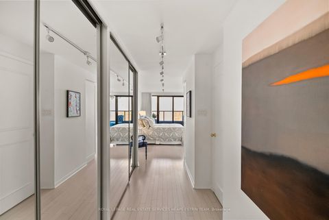 Photo 13 at 337 - 40 Oaklands Avenue, St. Clair, Toronto