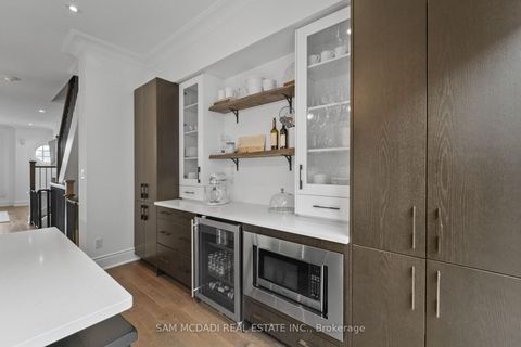 Photo 9 at 2 - 2160 Trafalgar Road, RO River Oaks, Oakville