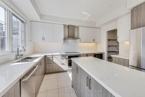 Photo 12 at TH7 - 390 Highway 7, Doncrest, Richmond Hill