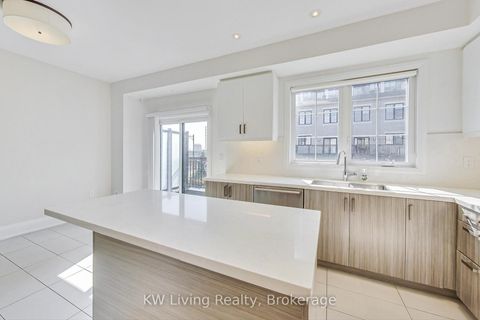 Photo 13 at TH7 - 390 Highway 7, Doncrest, Richmond Hill