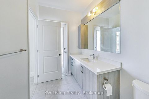 Photo 25 at TH7 - 390 Highway 7, Doncrest, Richmond Hill