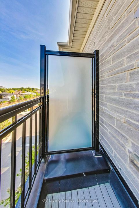 Photo 27 at TH7 - 390 Highway 7, Doncrest, Richmond Hill