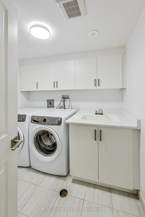 Photo 37 at TH7 - 390 Highway 7, Doncrest, Richmond Hill