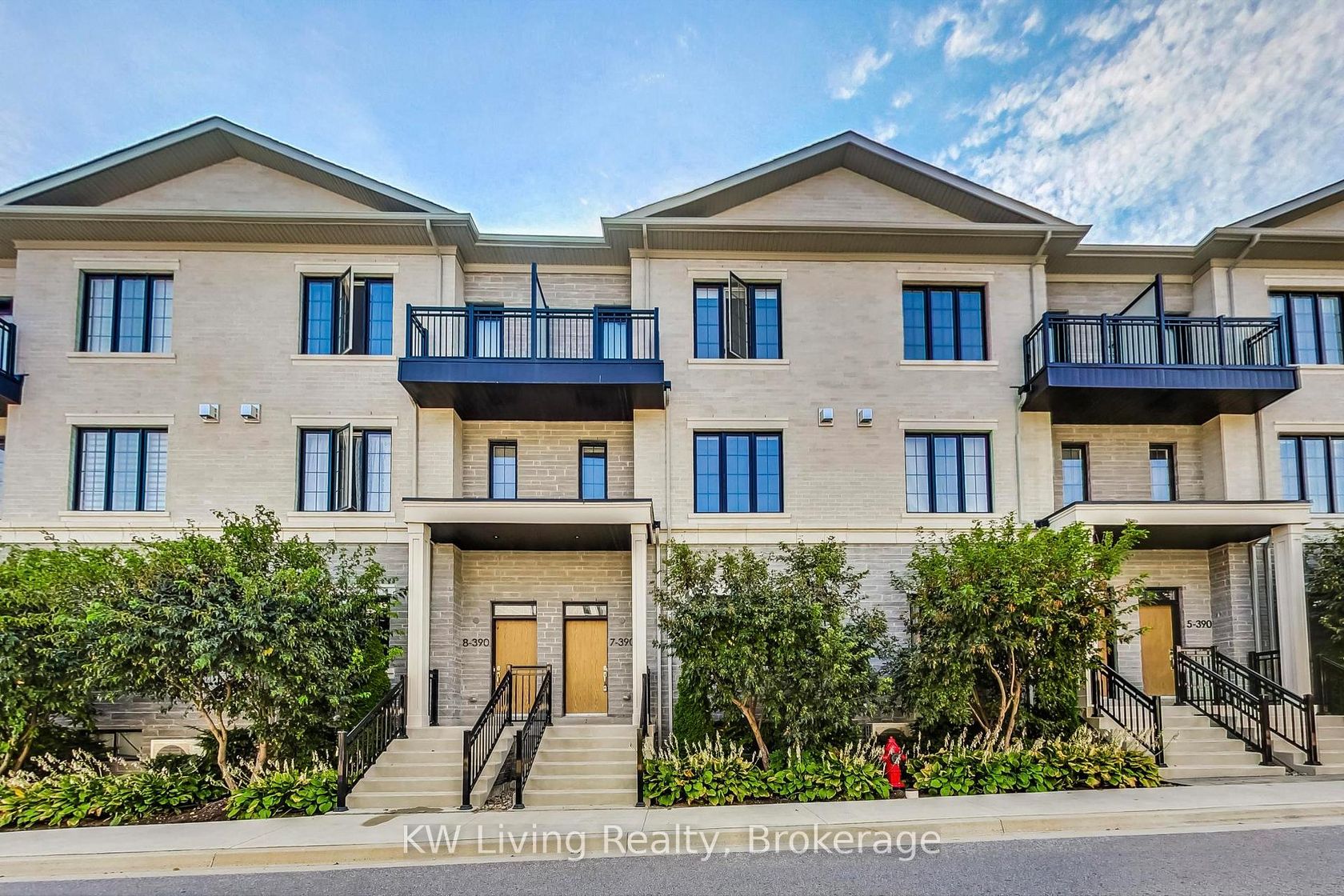 TH7 - 390 Highway 7, Doncrest, Richmond Hill photo number 2