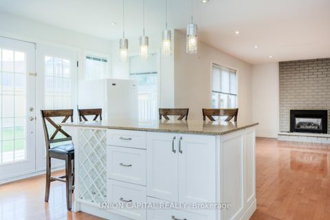 Photo 1 at 82 Old Yonge Street, Aurora Village, Aurora